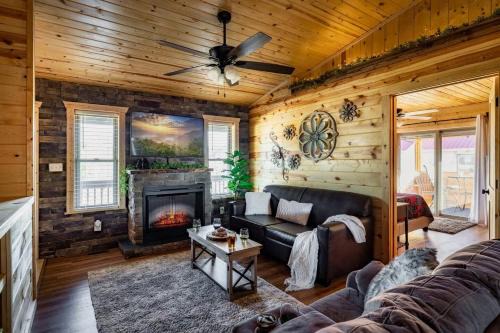 Pigeon Forge Villa | Firefly Cabin