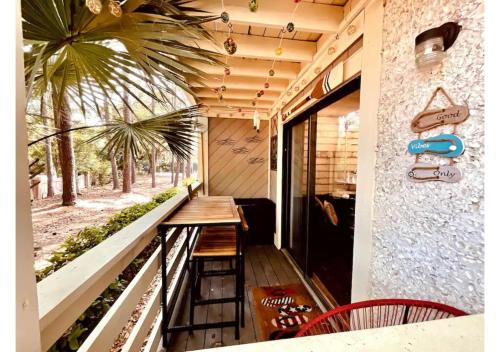 Folly Field Apartment | First-floor resort condo with private beach access