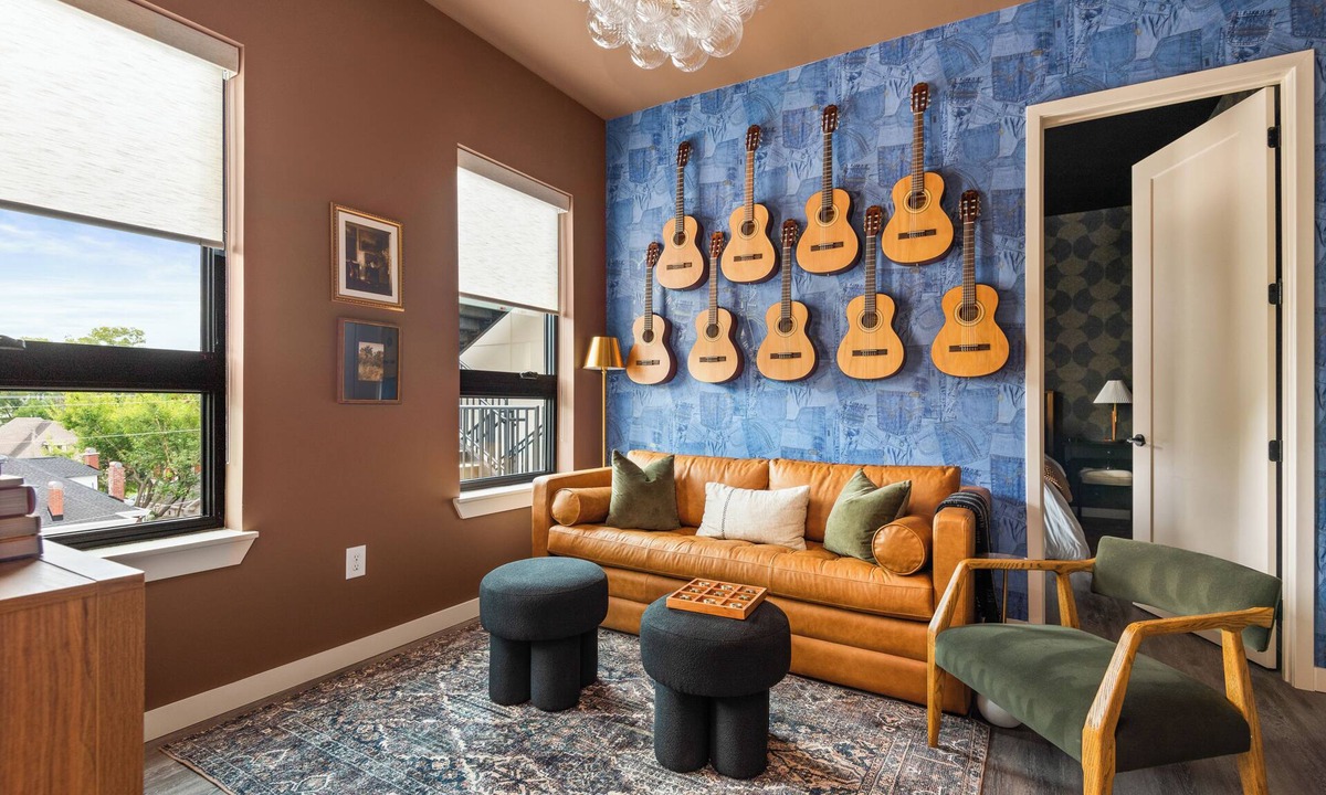 Music Row Condo | Free Gated Parking Music Row Condo Pool Rooftop Club Room with Pool Table
