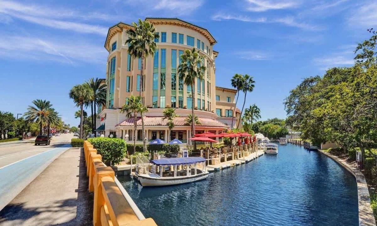 Hendricks and Venice Isles Apartment | FTL Waterfront Studio Near Las Olas & Beach