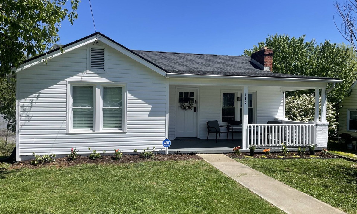Bristol House | Fully remodeled cottage within 15 minutes of everything!