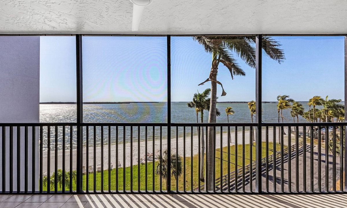 Punta Rassa Condo | Fully Renovated, Resort Corner Condo in Sanibel Harbour Tower with Private Beach