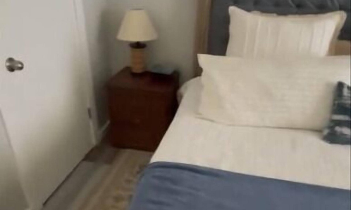 St. Louis House | Furnished 2 BD AND Home Office House IN Saint Louis