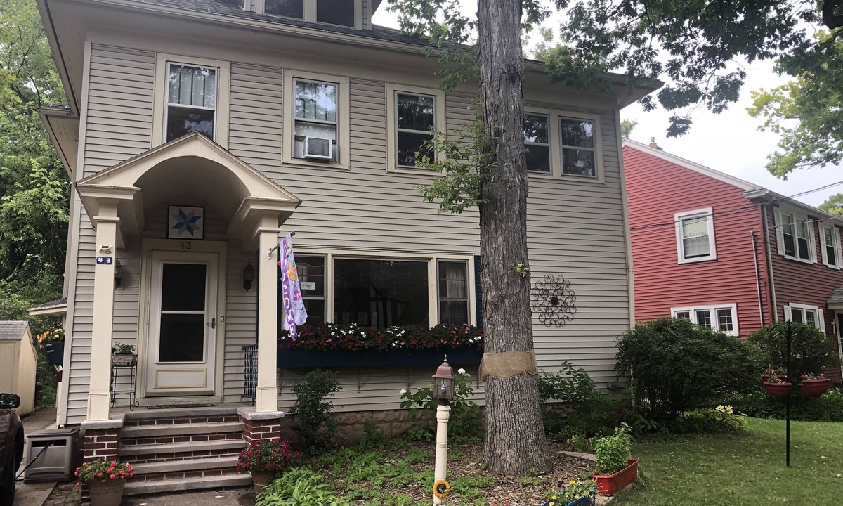 Appleton House | Furnished 5 BR home Appleton WI Avail Jan 11-May 10, yearly: 1800/mo + utilities