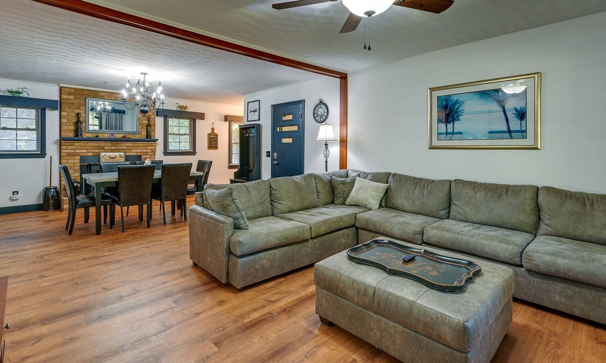 Olin House | Game Nights, BBQs & Family Fun: Union Grove Escape
