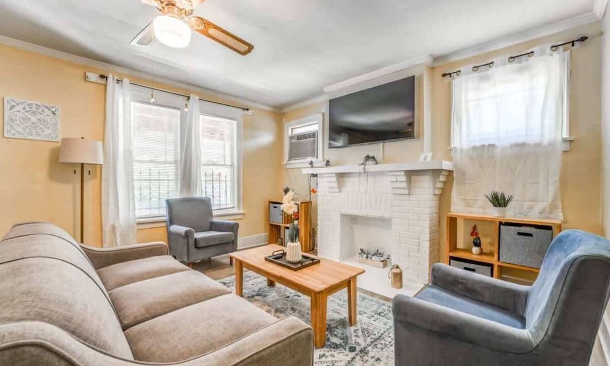 Vollintine-Evergreen House | Garland Haven Hideaway Both Units