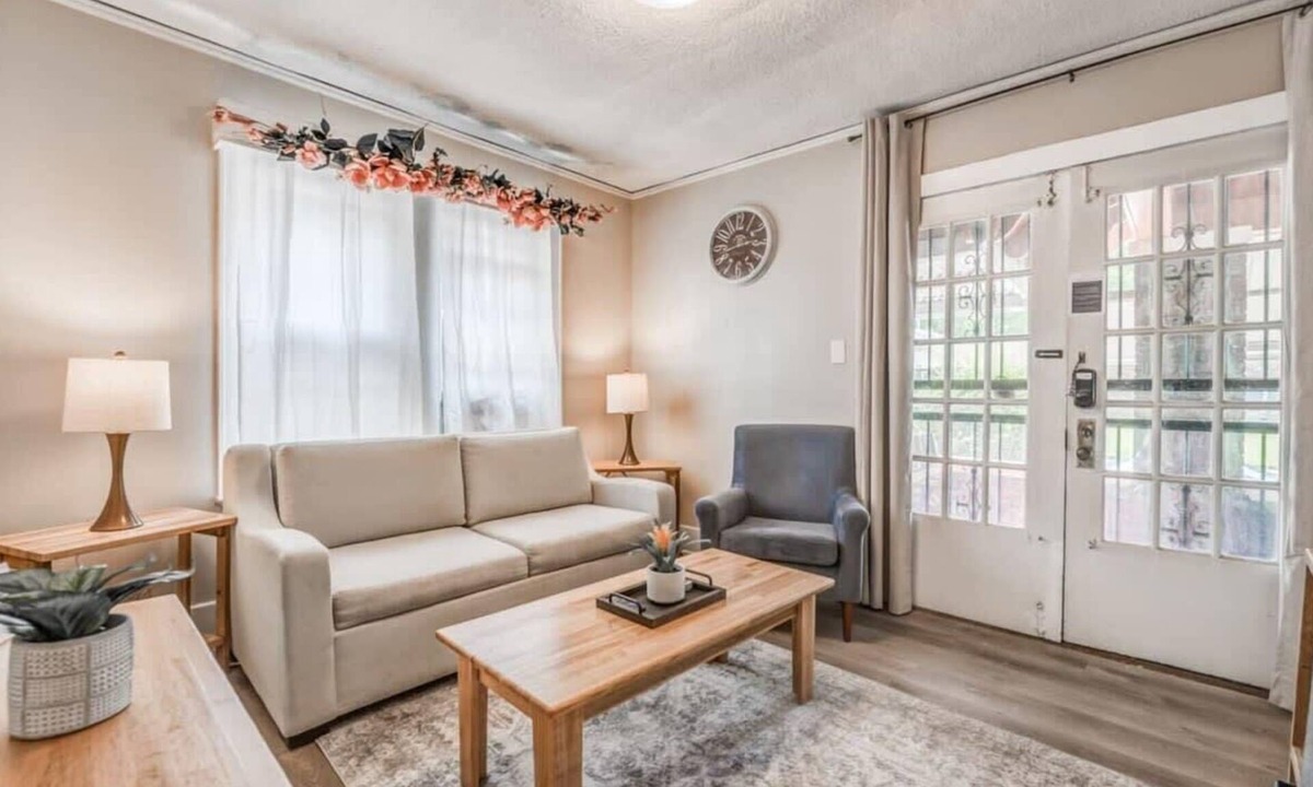 Vollintine-Evergreen House | Garland Haven Hideaway Unit B