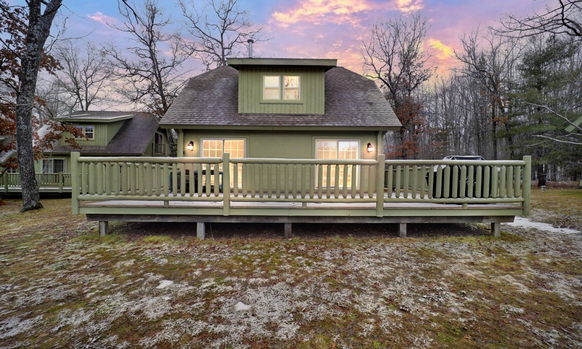 Lewiston Cottage | Garland Resort Golf Cottage-Sleeps 8-Large Deck