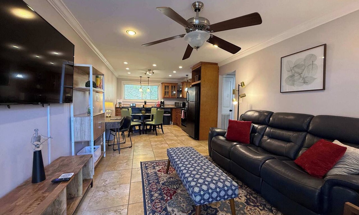 Highlands - Perkins Apartment | Gated | 5 min to Stadium | WD | Granite kit | Pool