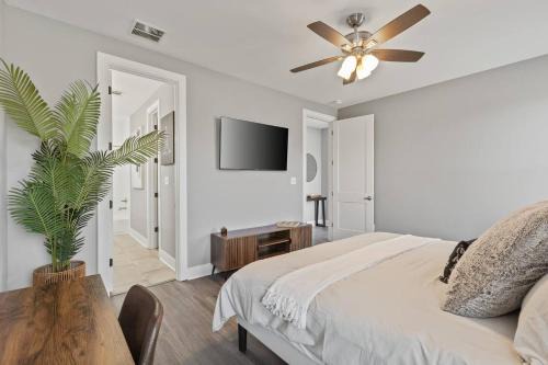 Vollintine-Evergreen House | Gated Parking + Fire Pit | Near Zoo + Rhodes