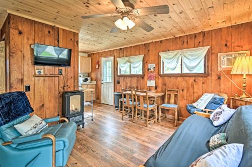 Charlevoix House | Gateway to Boyne Mtn! 'Nestle by Lake' Cottage