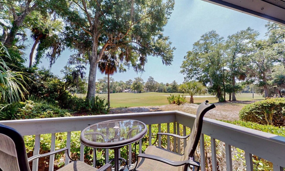 Palmetto Dunes Villa | George Fazio Golf Course Views with Updated Bathrooms!