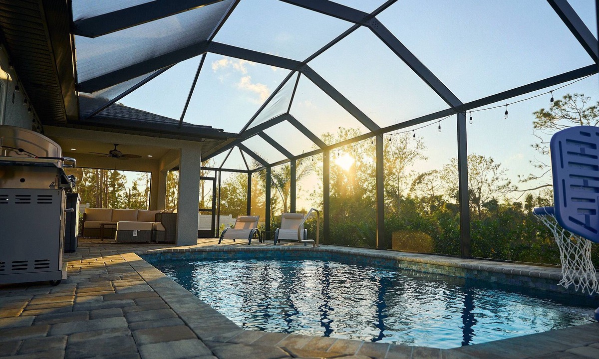 Englewood East House | * Get ready to unwind, recharge, and make unforgettable memories! *