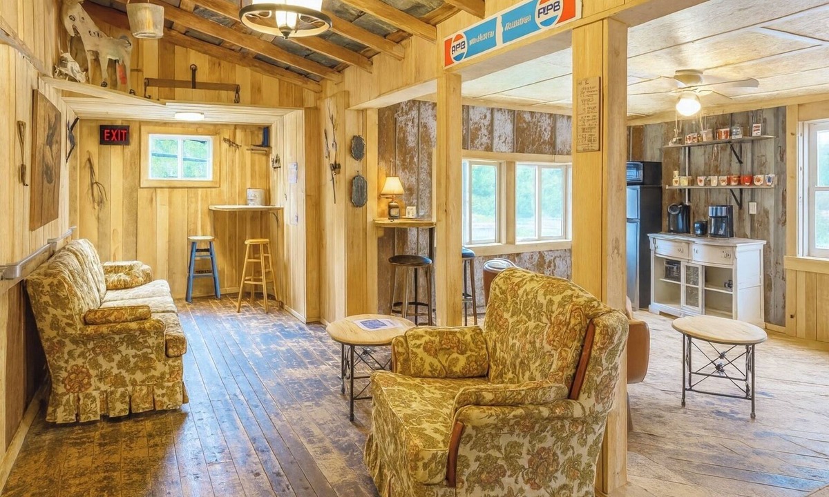 Tracy City Hostel | Goat Pen Hostel - Gizzard North