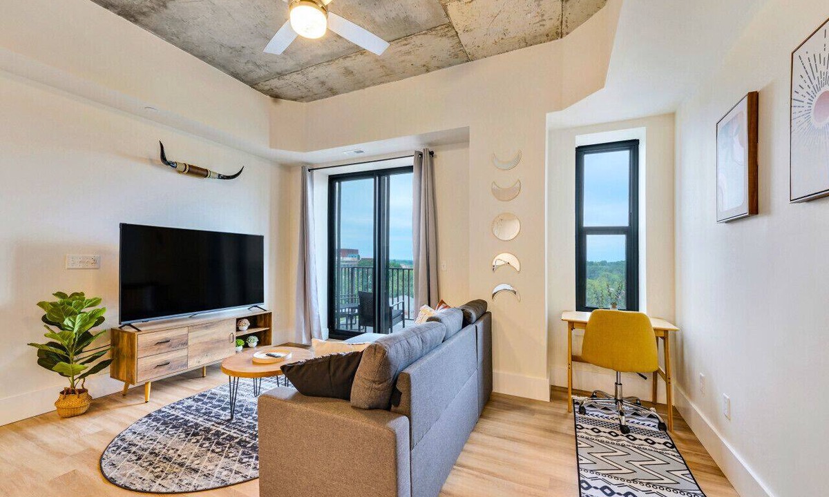 Northeast South Bend Apartment | Golden Glow | High Rise | DownTown South Bend ND