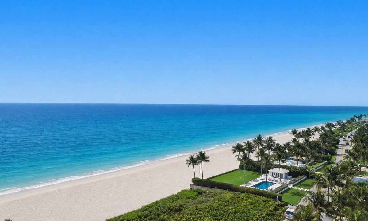 Westgate House | Golden Retreat/Near Beach Airport Downtown