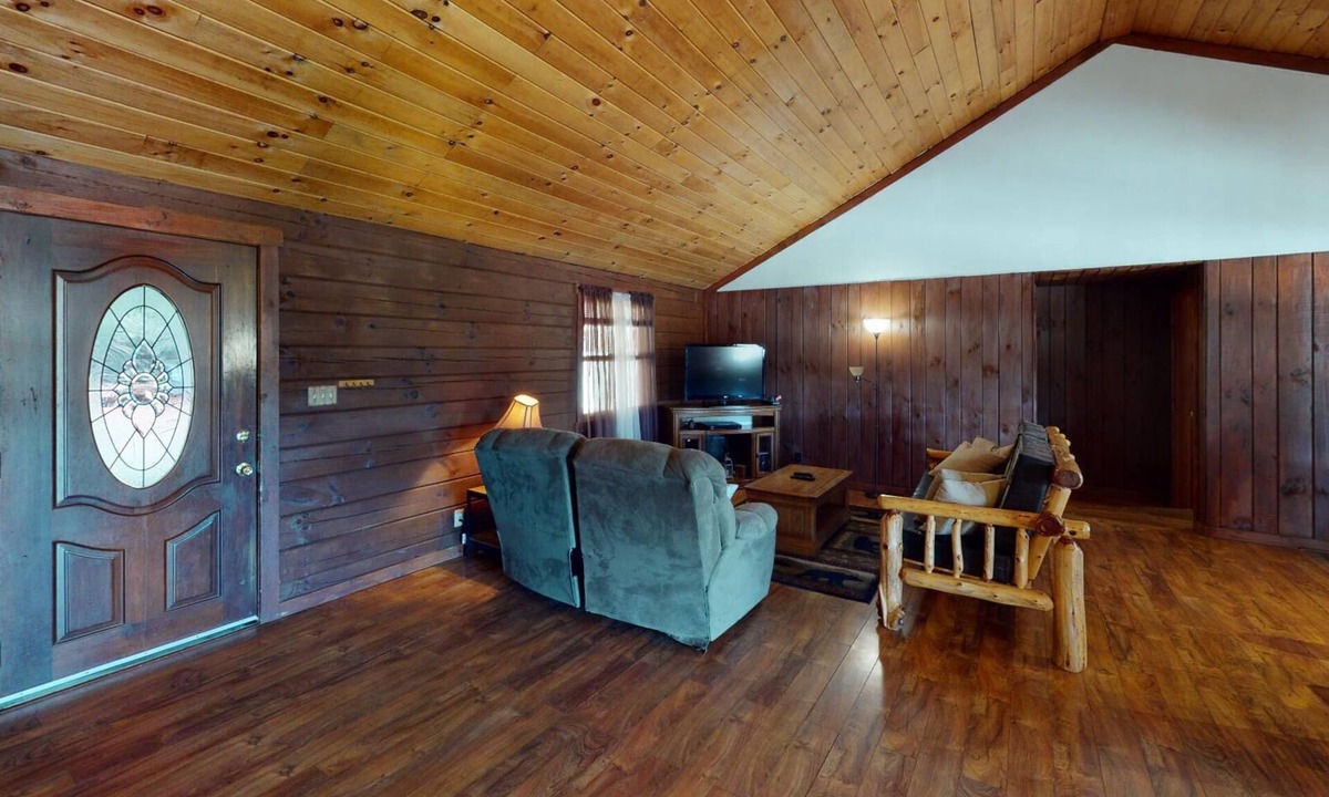 McArthur Cabin | Gone Fishin' - Cabins in Hocking