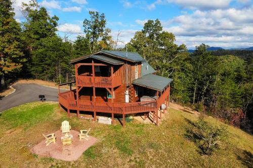 Little Creek Falls Ski Chalet | Gone To Therapy, Game Room, FREE Attraction tickets for each paid day, Hot Tub, WIFI,
