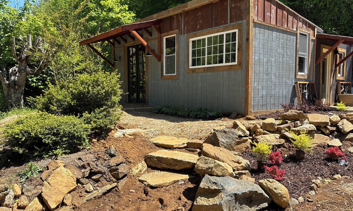 Burnsville House | Gorgeous 1-bedroom river bungalow near picturesque Burnsville