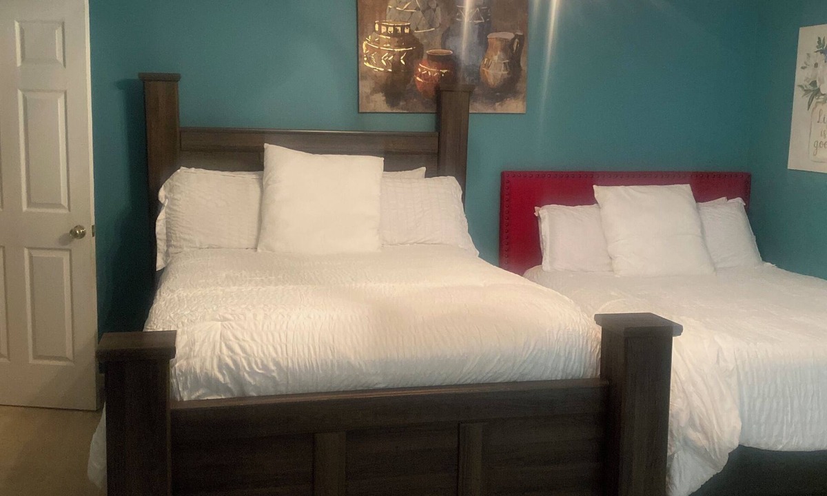 Athens House | Gorgeous house in Athens perfect for your next getaway. Hosted by owners