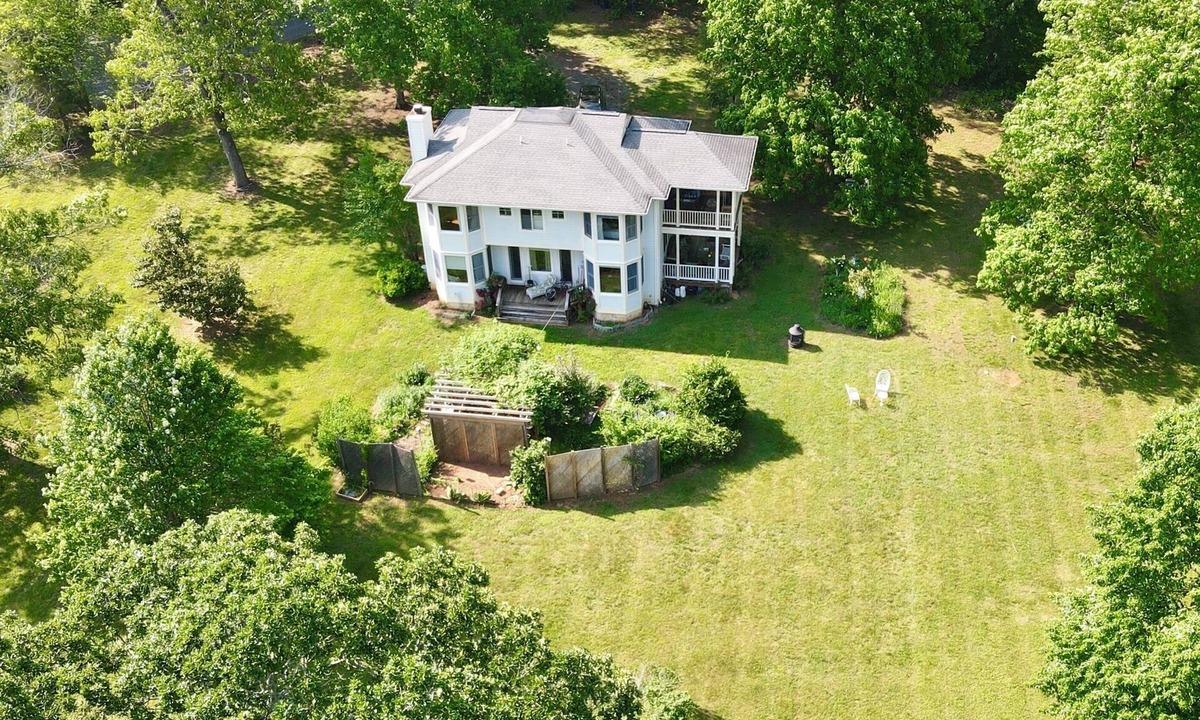 North Garden House | Gorgeous House w/Views. Quiet, close to C'ville & wineries
