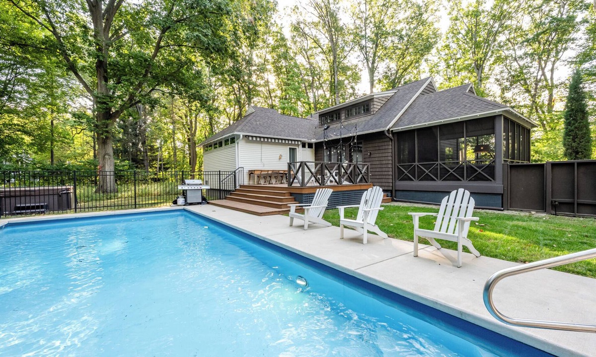 Lakeside House | Gorgeous Lakeside Home With Pool, Hot Tub, And More!