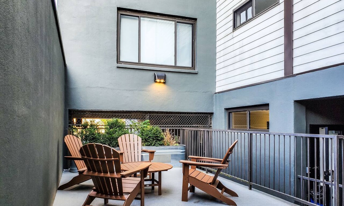 Columbia Heights Apartment | Gorgeous Modern Serviced Apartment