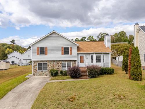 Greensboro House | Great 4BR Home Near Emerald Pointe & Downtown