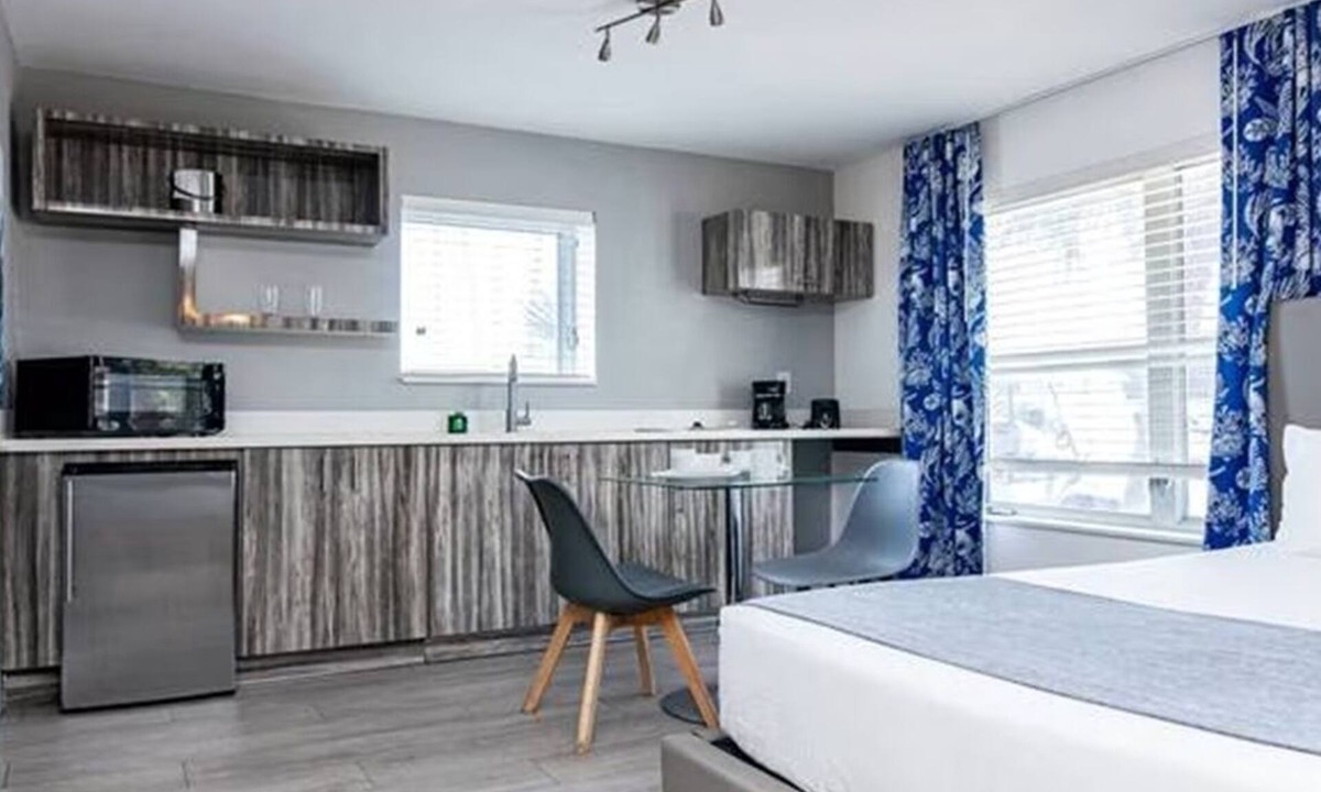 North Beach House | Great Amenities! 3 Studio Suites Near Bal Harbor Beach! Pets Allowed!