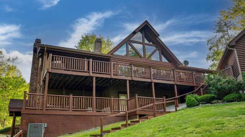Sevierville Apartment | Great for families and groups Villa cabin