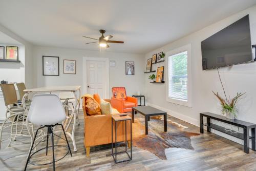 Greensboro House | Great for Groups! Greensboro Getaway, 1 Mi to Dtwn