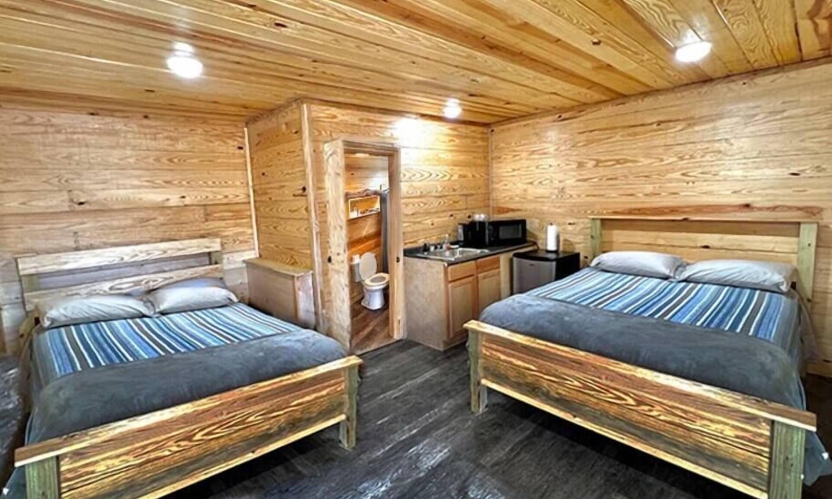 Coffeeville Cabin | Grenada Lake Resort Cabin # 5