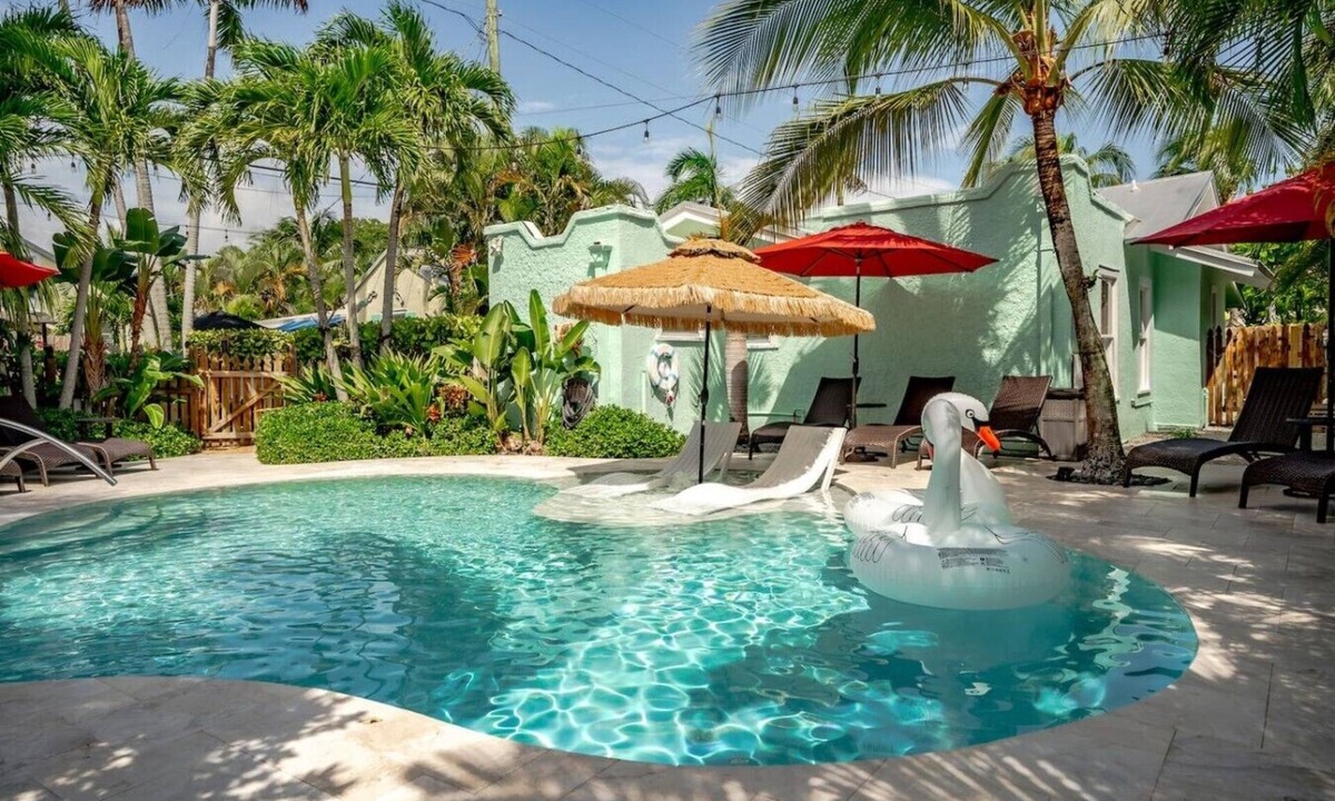 Grandview Heights House | Guest House Suite | Htd Pool and BBQ