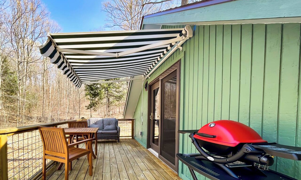 Lake Township Condo | Half-Mile to Crystal Lake! Couples Retreat w/Deck