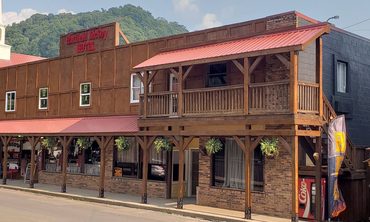 Matewan Resort | Hatfield McCoy Resort/Room #1 Sleeps 5, Direct access to Hatfield McCoy Trails