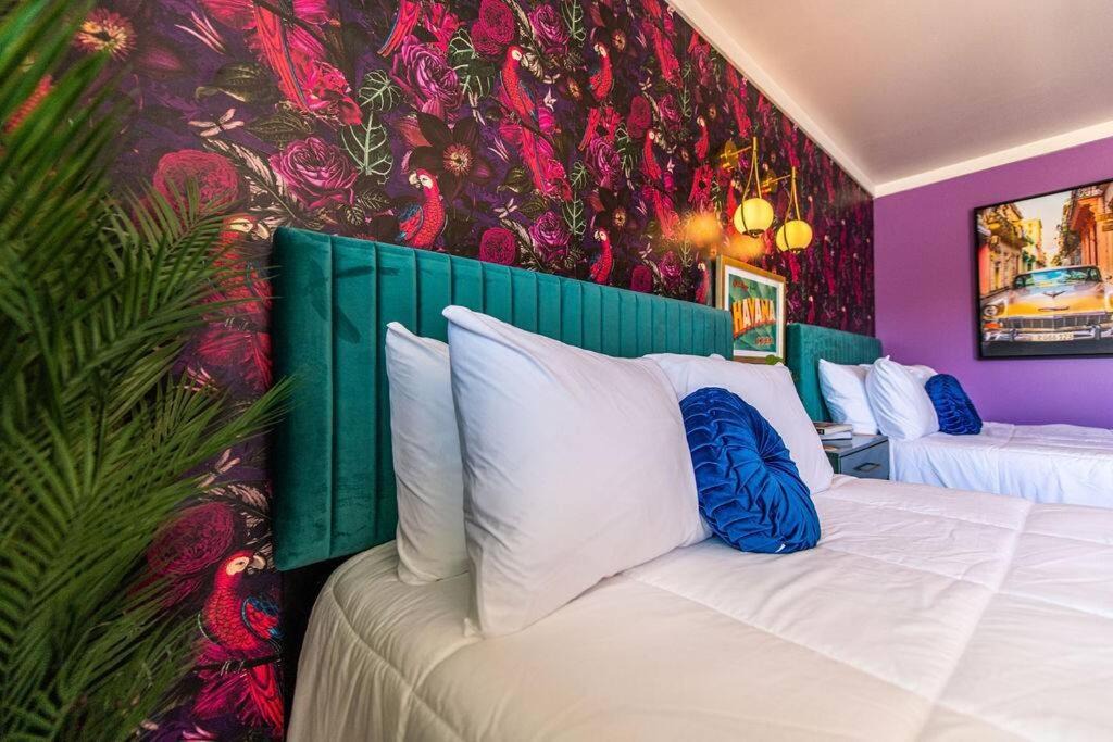 Trenton Hotel | Havana Room At The Groovy Nomad Motel