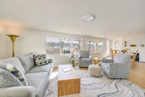 Danville House | Herrington Lake Home w/Deck: Golf, Boat & Relax!