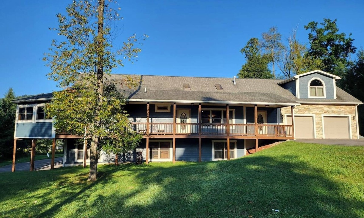 McHenry House | Hibernation Haven