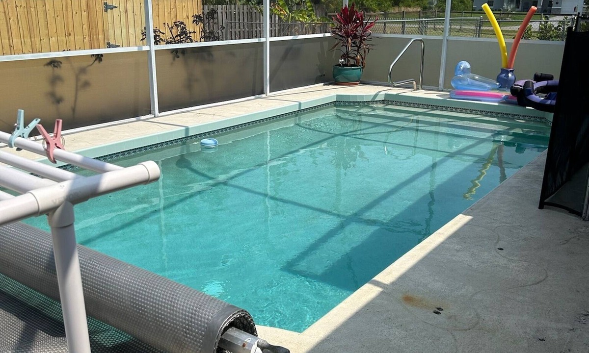 Gulf Cove Apartment | Hibiscus Cottage- the Cutest Studio in the Neighborhood