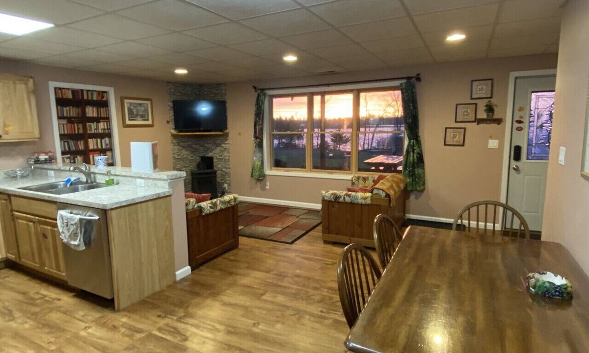 Lapeer Apartment | Hidden Charm Suites - Peaceful Suite Lake Retreat