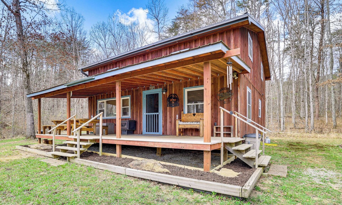 Pikeville Cabin | Hike & Unwind - Quiet Wooded Getaway in Pikeville