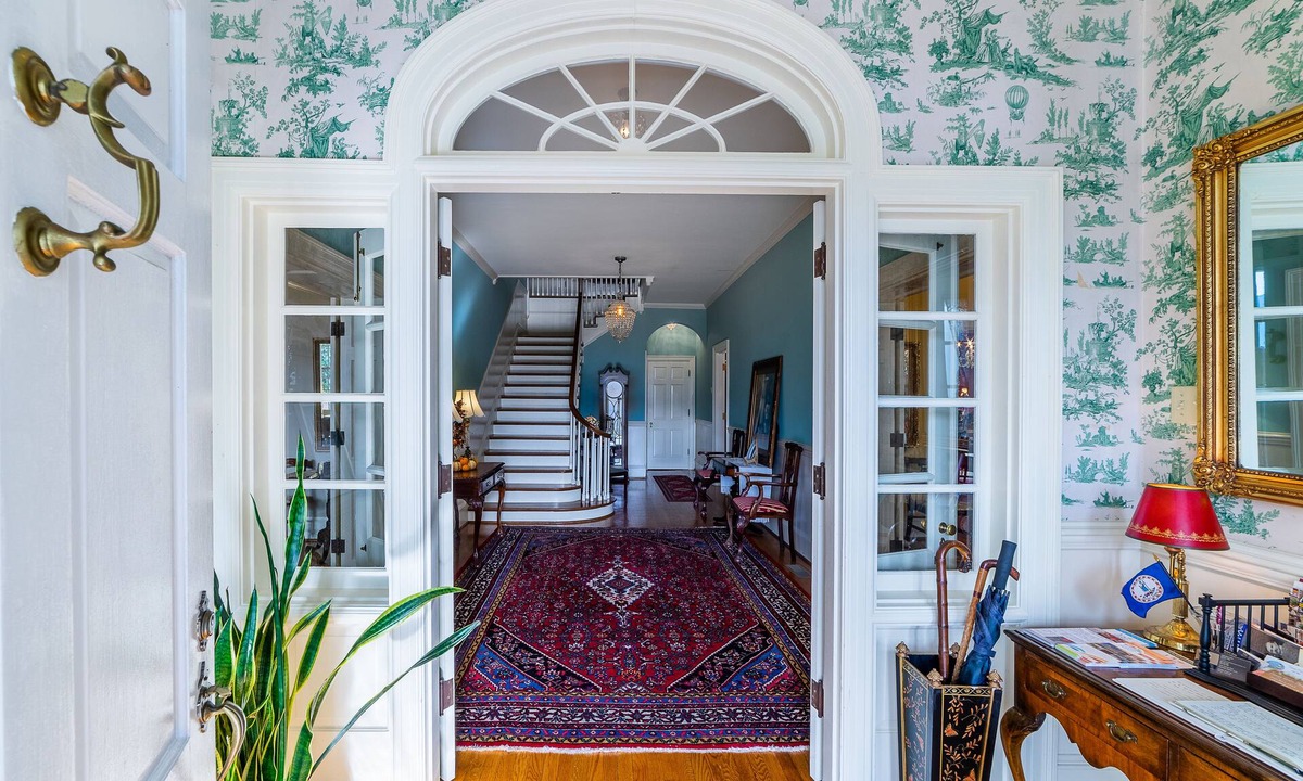 Clifton Forge Bed & Breakfast | Hillcrest Mansion Inn