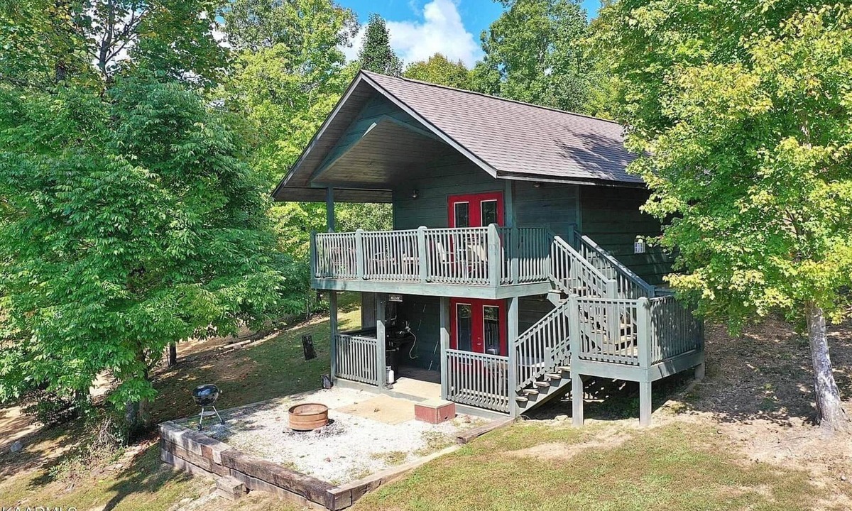 Helenwood Cabin | Hillside Cabin at Gap Creek Cabins