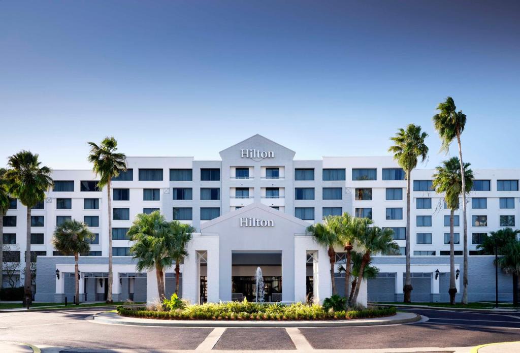 Kenner - Louis Armstrong International Airport Hotel | Hilton New Orleans Airport