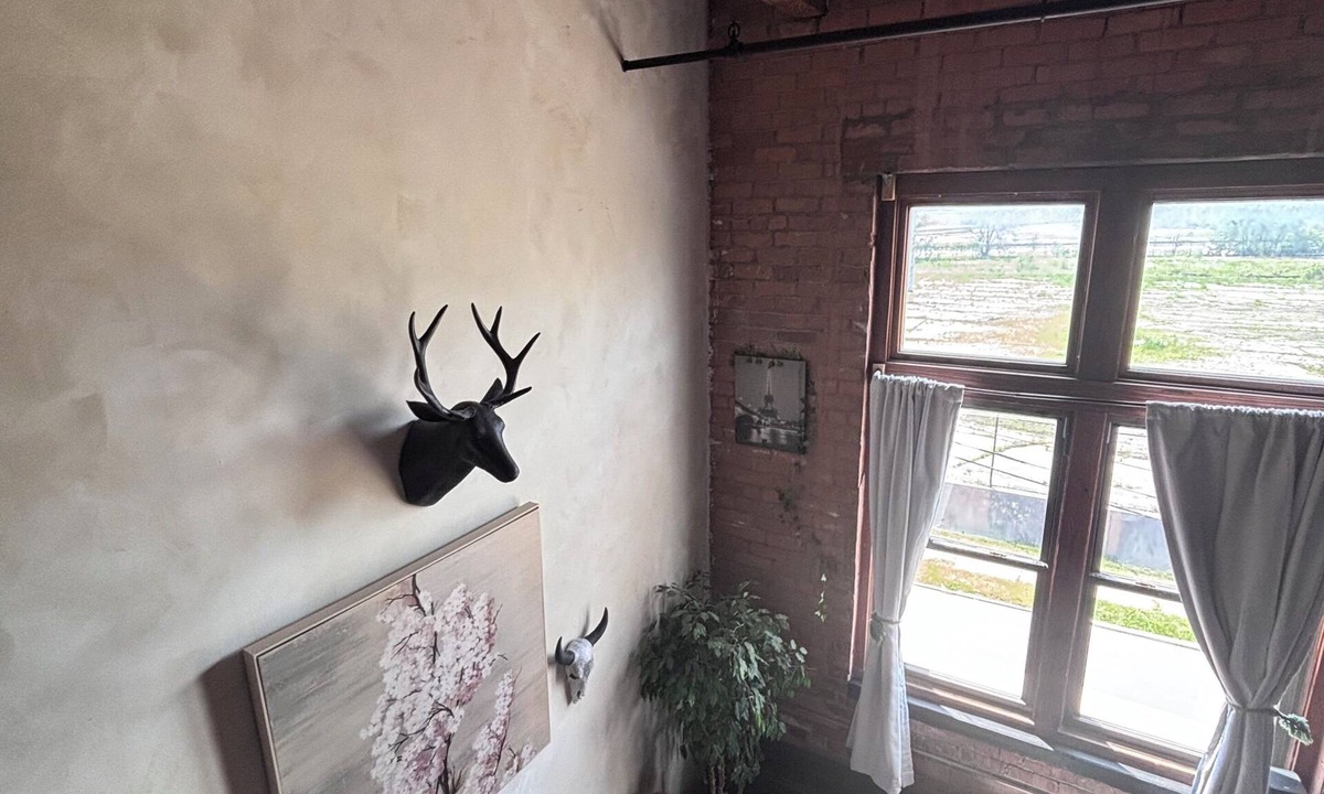 Mexicantown - Southwest Detroit Apartment | Historic Boutique Loft Near Michigan Central Gated Parking