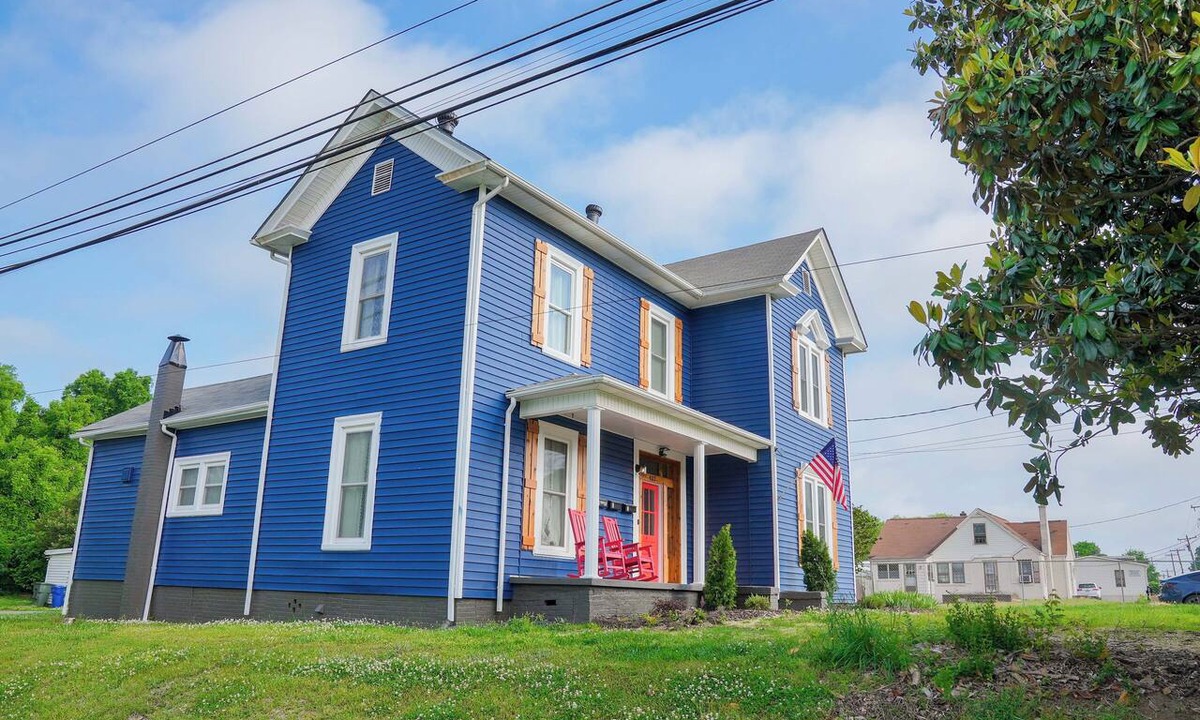 Mooresville Apartment | Historic charm meets modern comfort — Central Mooresville Apt. A, walkable area