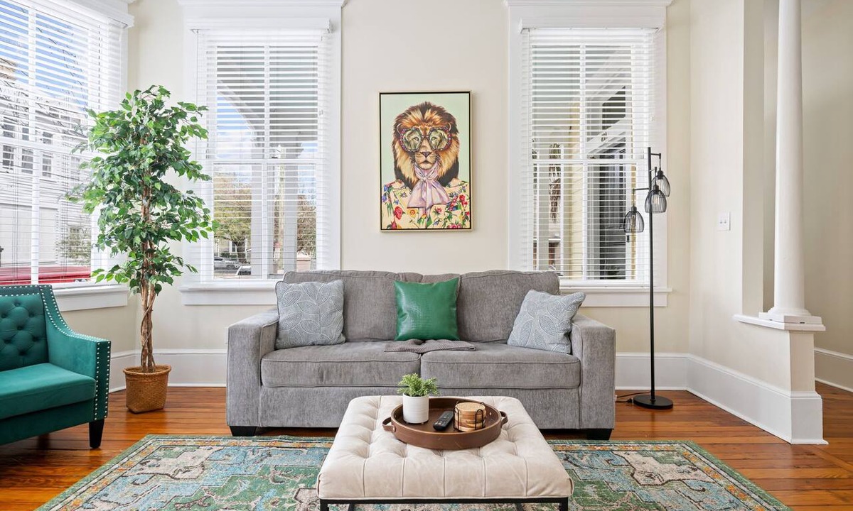 Cannonborough Elliotborough Apartment | Historic Downtown Family Friendly Spacious Home