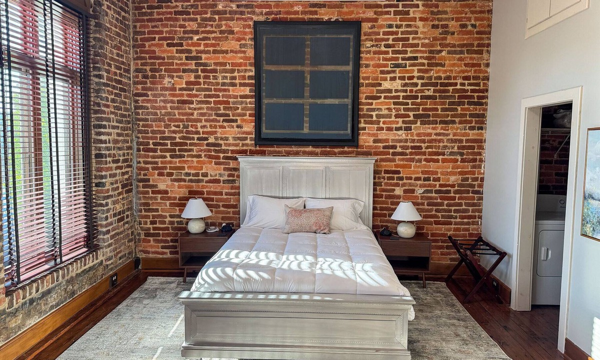 Columbus Apartment | Historic Media Loft in Downtown Columbus - Newly Renovated - Walk Everywhere