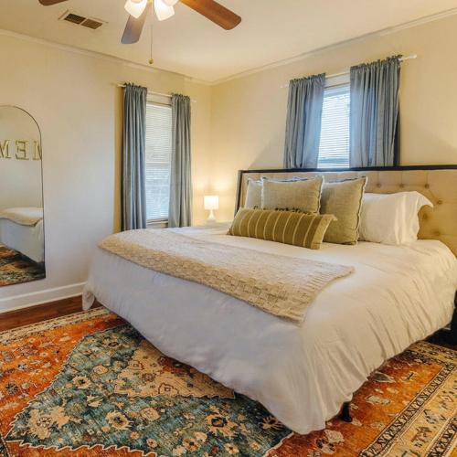 East Memphis House | Historic Revival King Bed Liberty Bowl Memphis 893