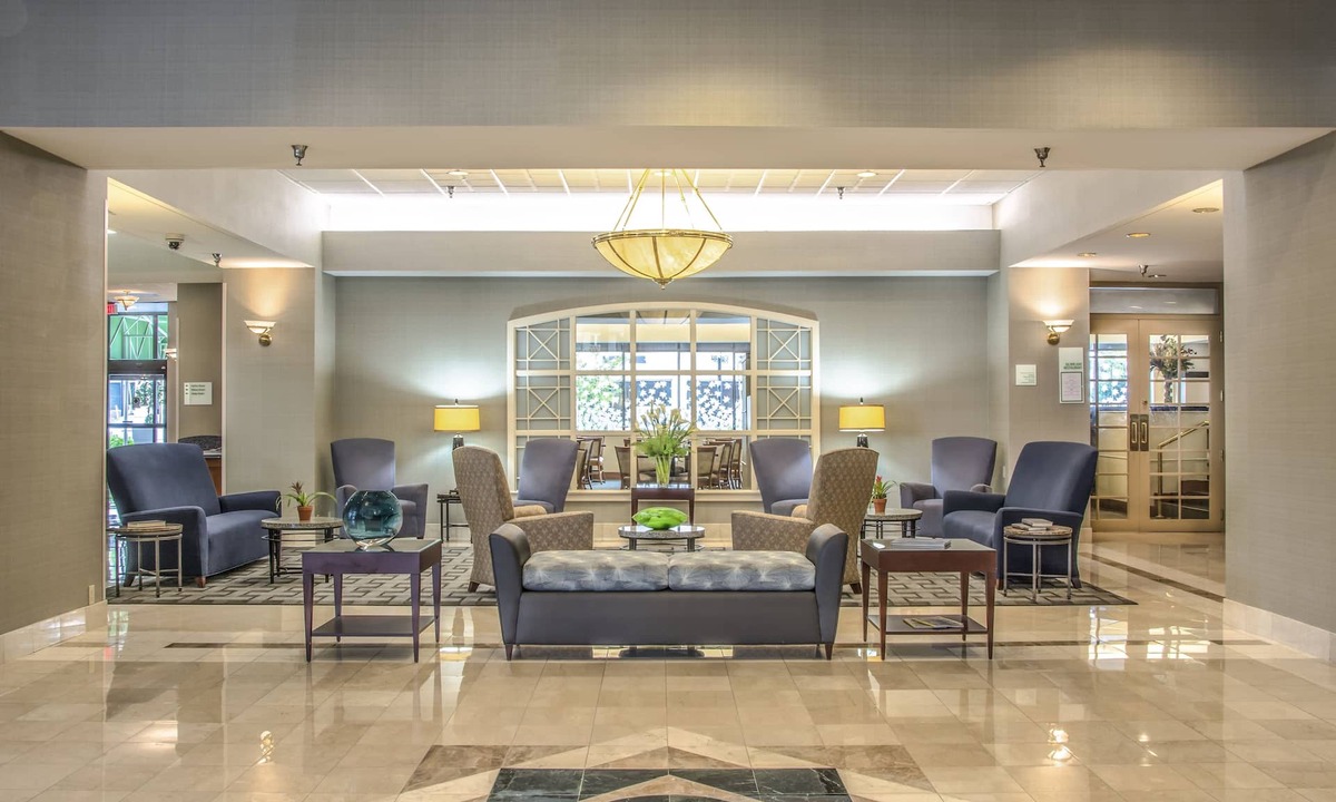Bluemont Hotel | Holiday Inn Arlington at Ballston by IHG